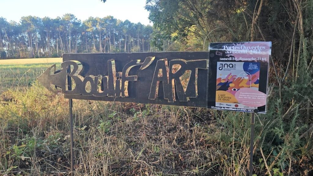Panneau Boulif’ART à l’entrée de la ferme CréActive à Guipry-Messac